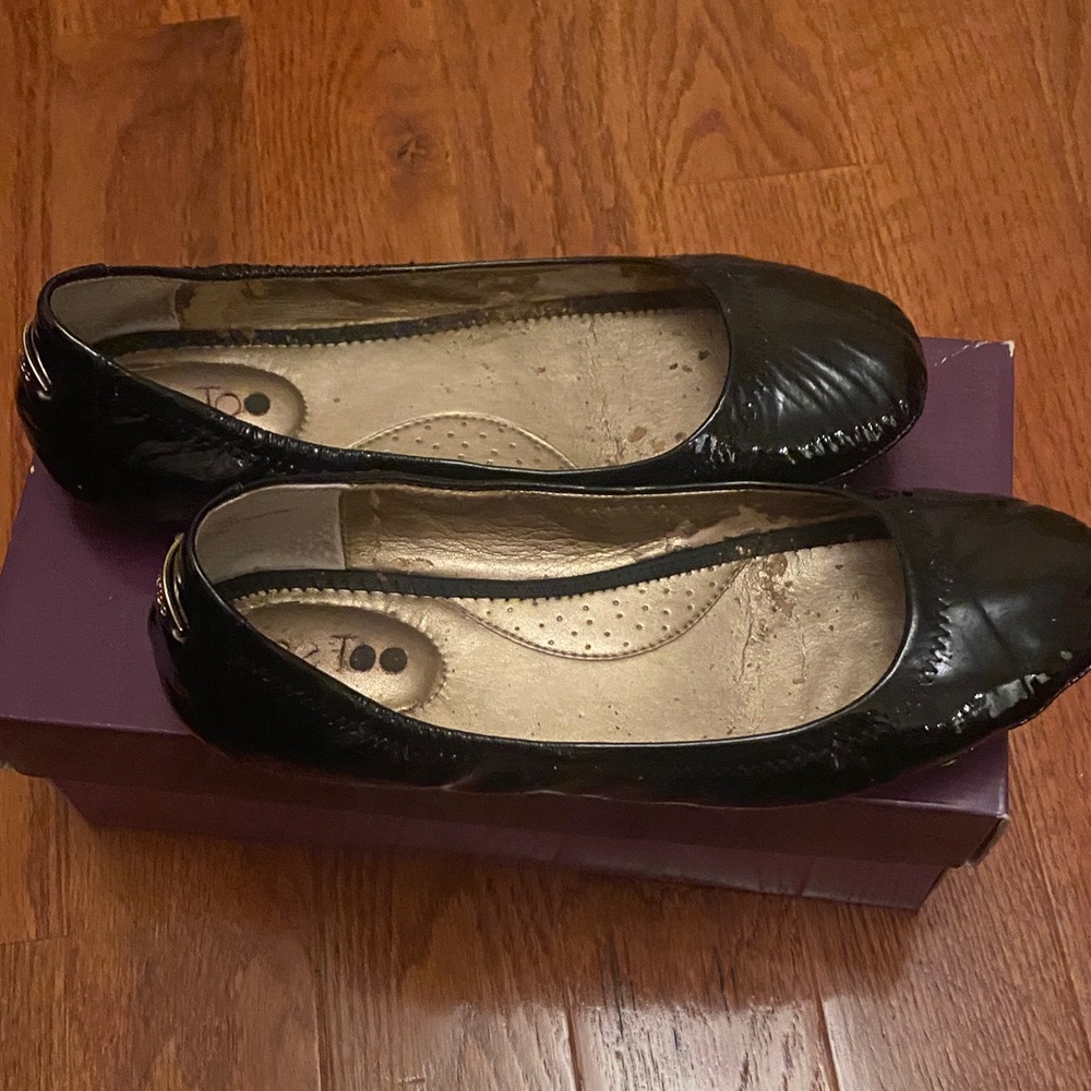 Me Too Shiny Black Women's Flats
